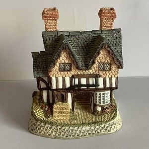 David Winter 1987 The Midlands Collection‎ Gunsmiths Cottage